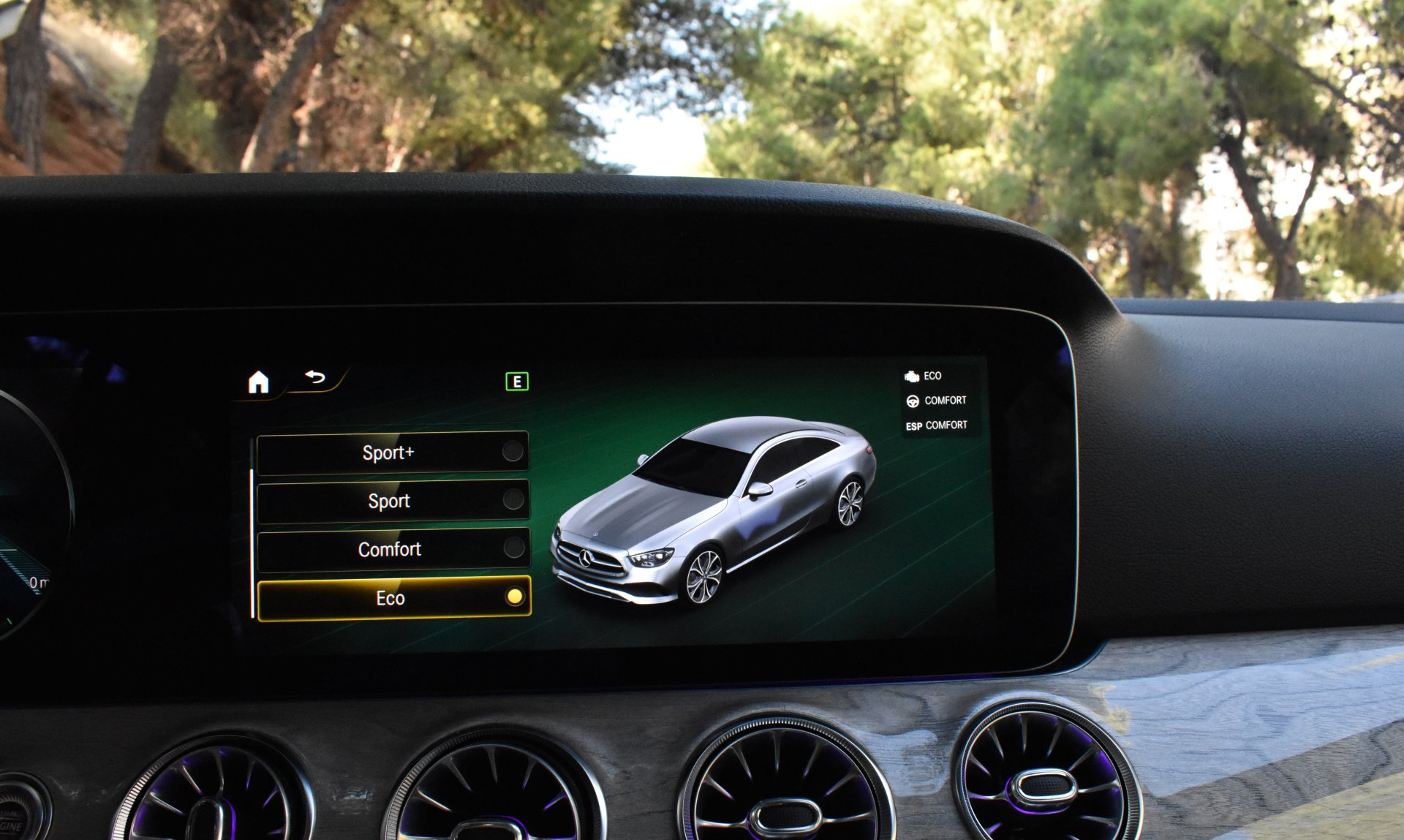 Mercedes-Benz E 200 2021 COUPE-4 MATIC (4X4)-PANORAMA — 33
