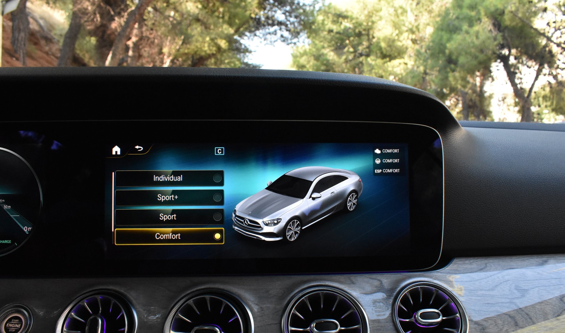Mercedes-Benz E 200 2021 COUPE-4 MATIC (4X4)-PANORAMA — 32