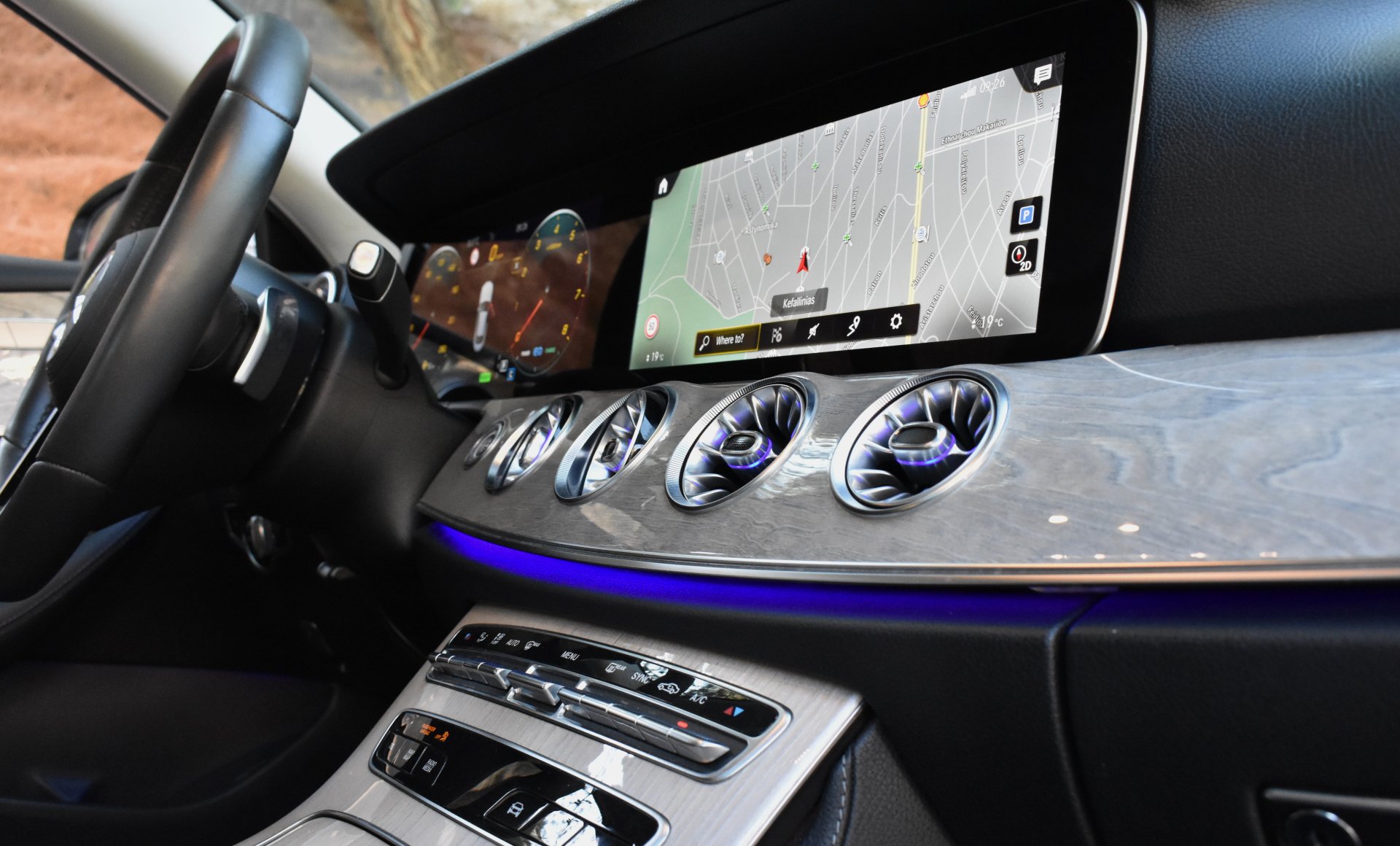 Mercedes-Benz E 200 2021 COUPE-4 MATIC (4X4)-PANORAMA — 19
