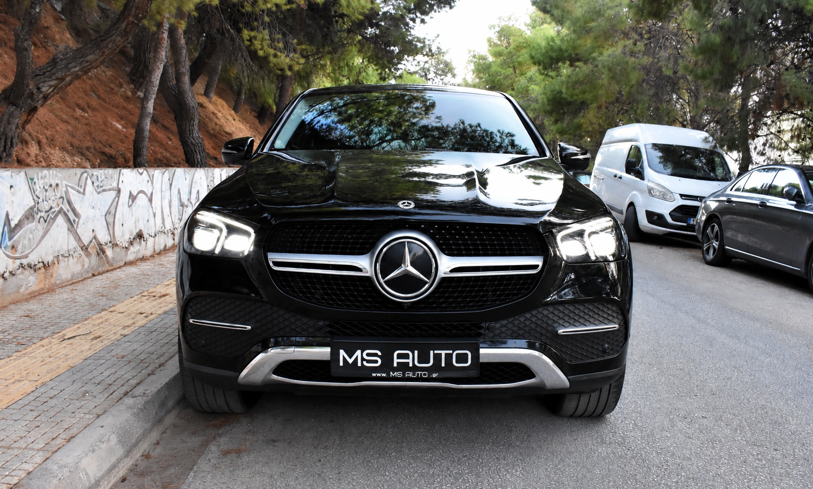 Mercedes-Benz GLE Coupe 2022 350 De-MULTIBEAM LIGHTS — 9