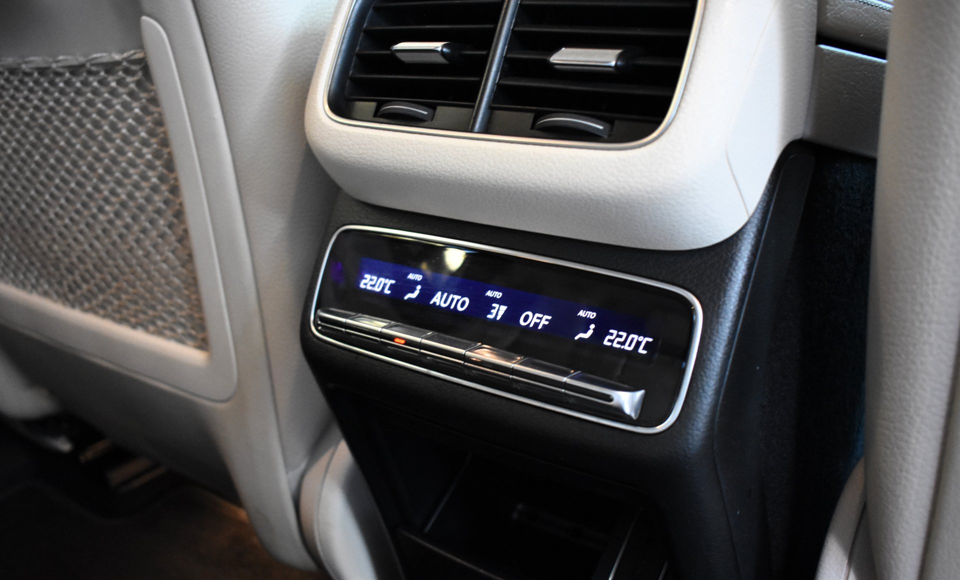 Mercedes-Benz GLE Coupe 2022 350 De-MULTIBEAM LIGHTS — 29