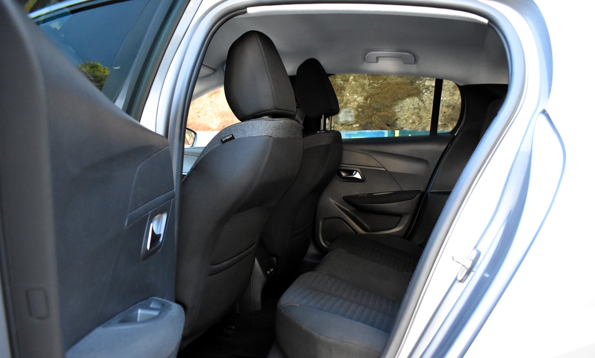 Peugeot 208 2022 ACTIVE PLUS-1.2 PURETECH 100-EAT8 — 14