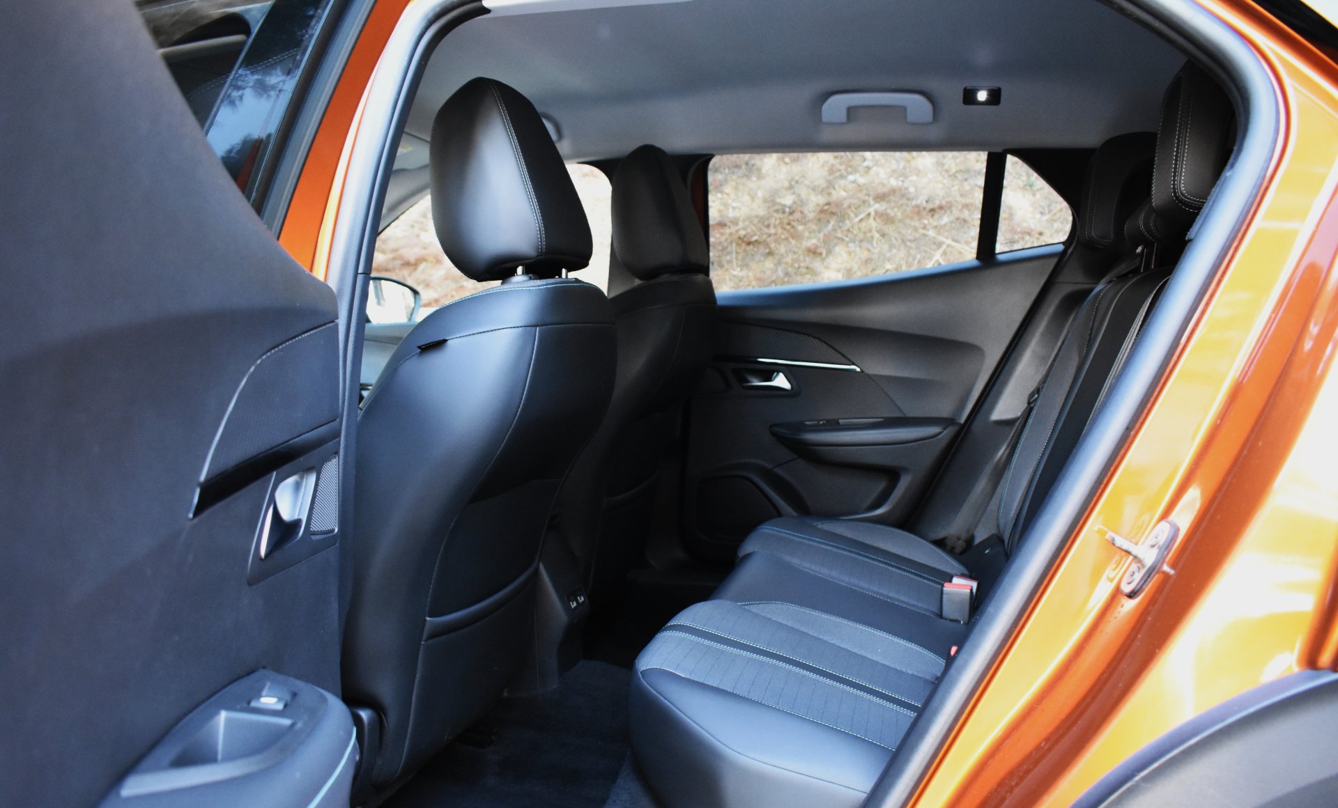 Peugeot 2008 2021 ALLURE PLUS-1.2 PURE TECH-130 S&S-EAT8 — 15