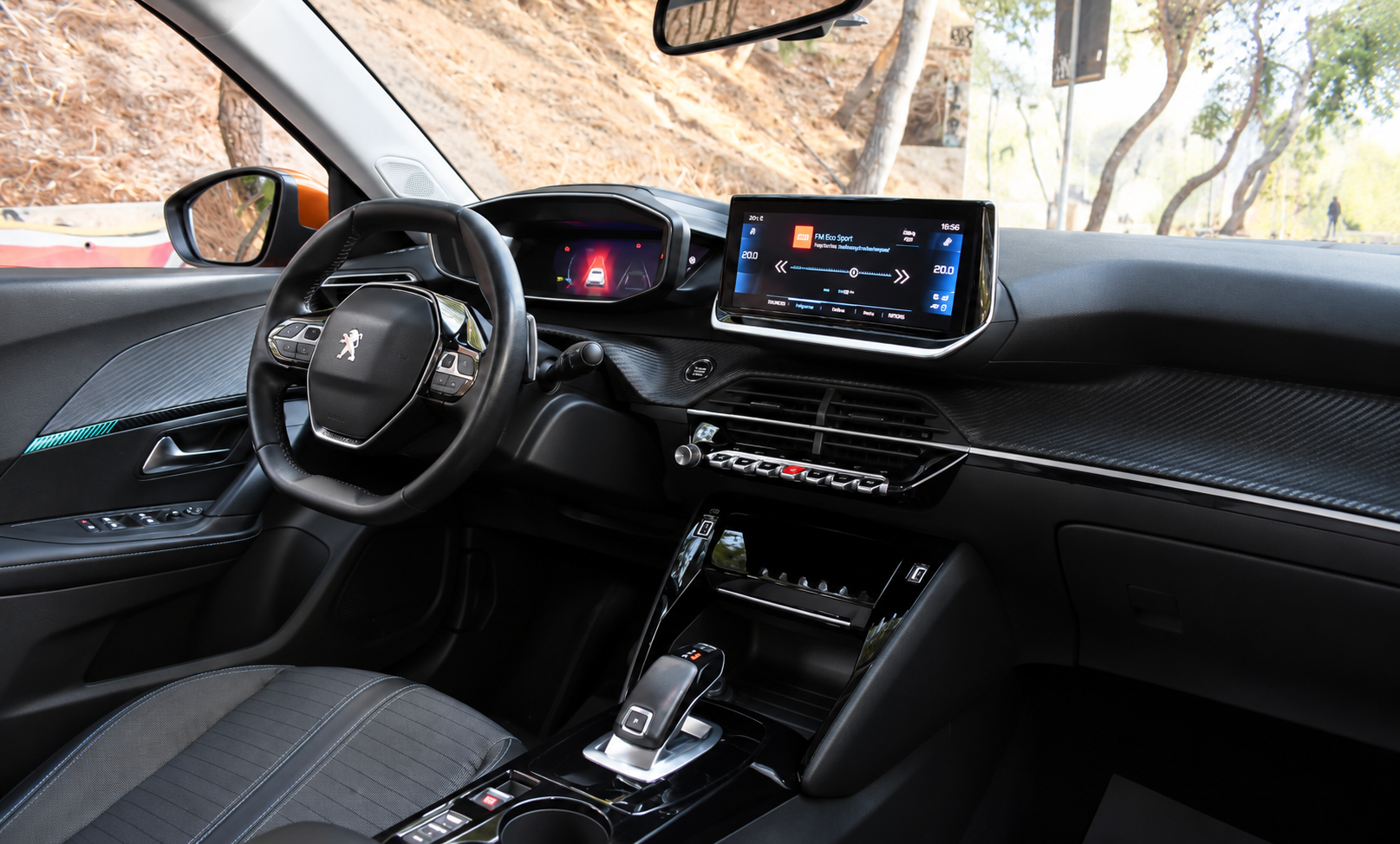 Peugeot 2008 2021 ALLURE PLUS-1.2 PURE TECH-130 S&S-EAT8 — 18