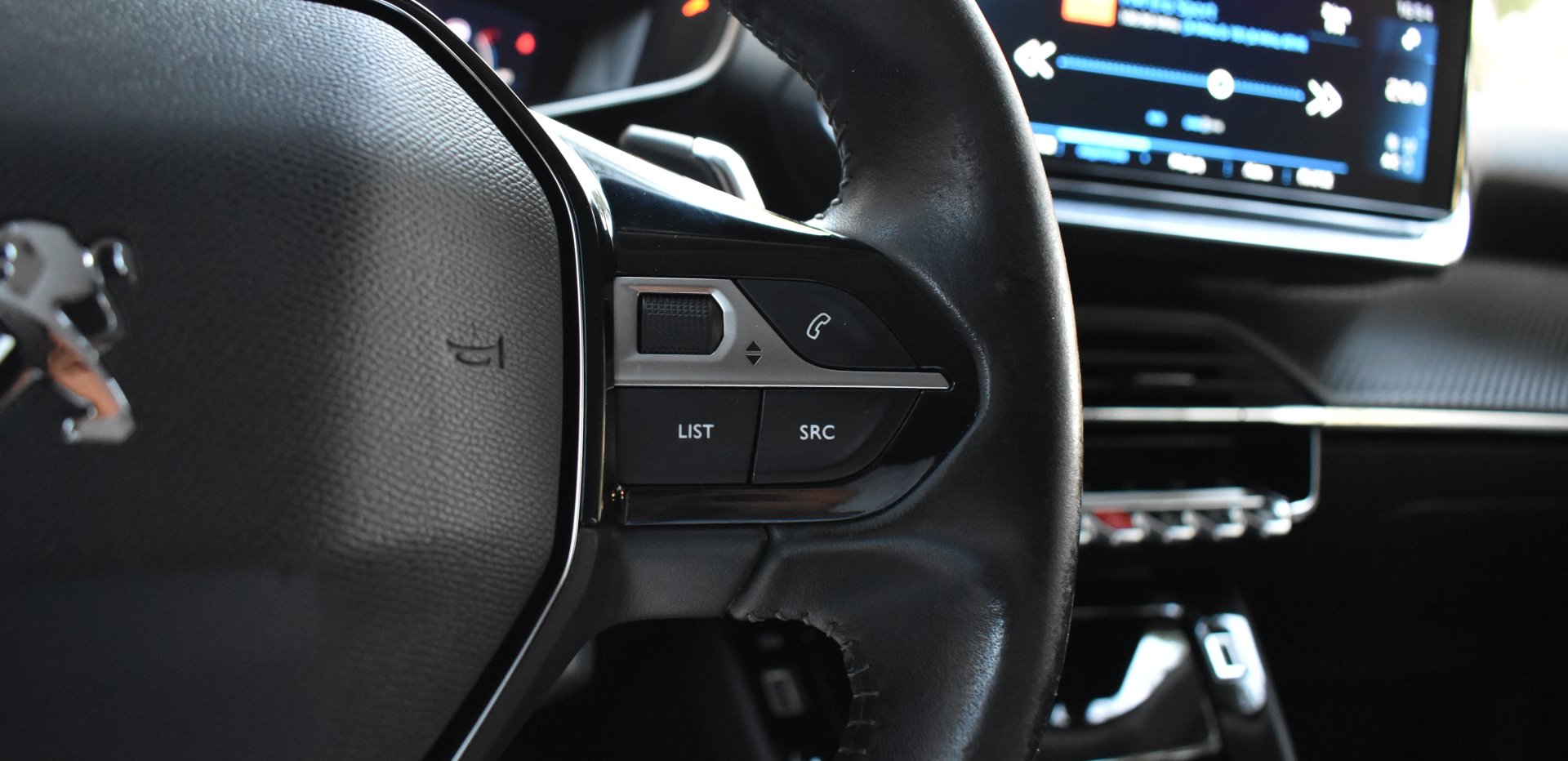 Peugeot 2008 2021 ALLURE PLUS-1.2 PURE TECH-130 S&S-EAT8 — 35