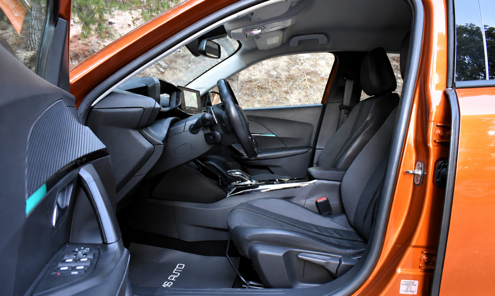 Peugeot 2008 2021 ALLURE PLUS-1.2 PURE TECH-130 S&S-EAT8 — 13