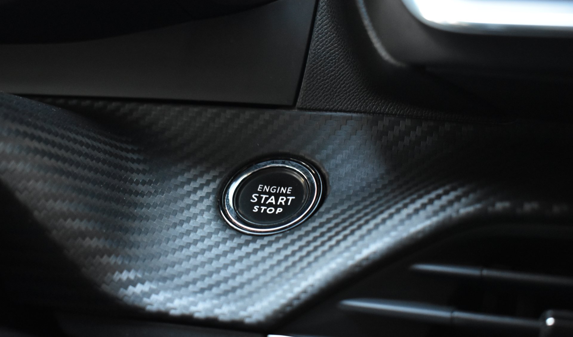 Peugeot 2008 2021 ALLURE PLUS-1.2 PURE TECH-130 S&S-EAT8 — 22