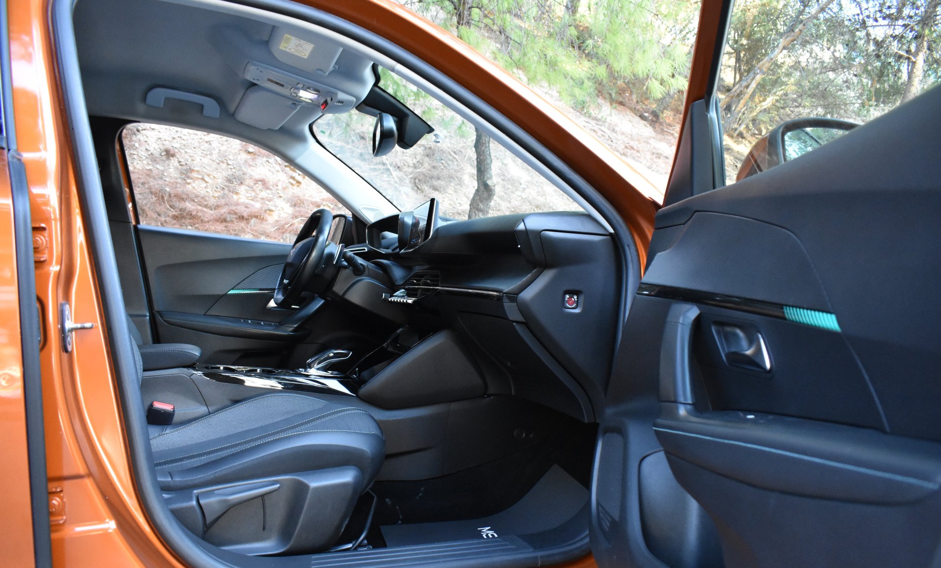 Peugeot 2008 2021 ALLURE PLUS-1.2 PURE TECH-130 S&S-EAT8 — 16