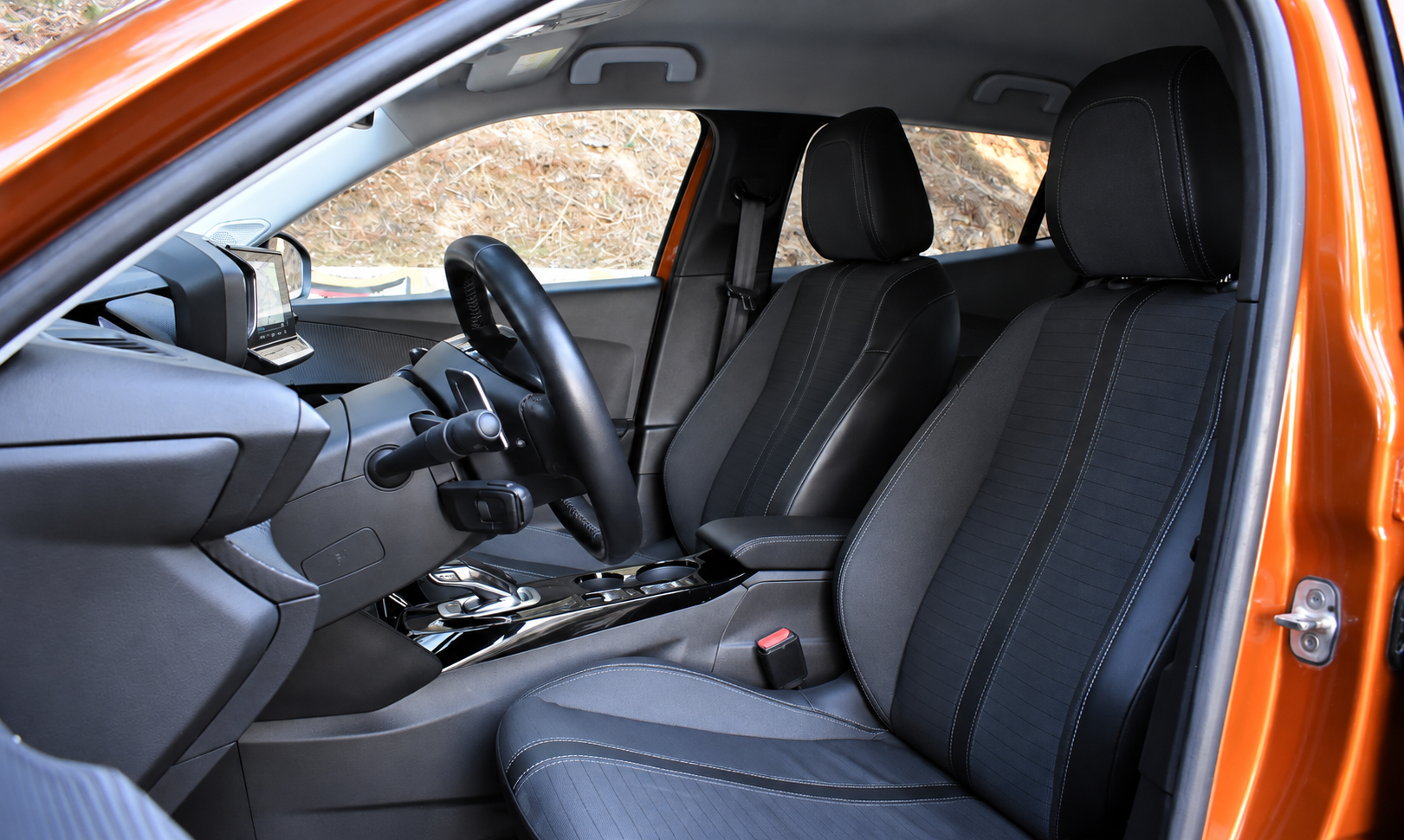 Peugeot 2008 2021 ALLURE PLUS-1.2 PURE TECH-130 S&S-EAT8 — 14