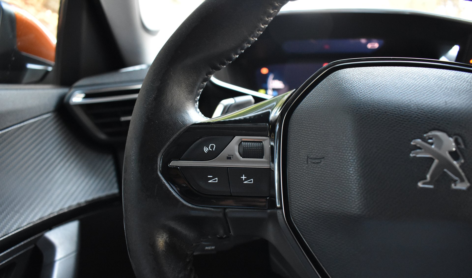 Peugeot 2008 2021 ALLURE PLUS-1.2 PURE TECH-130 S&S-EAT8 — 36