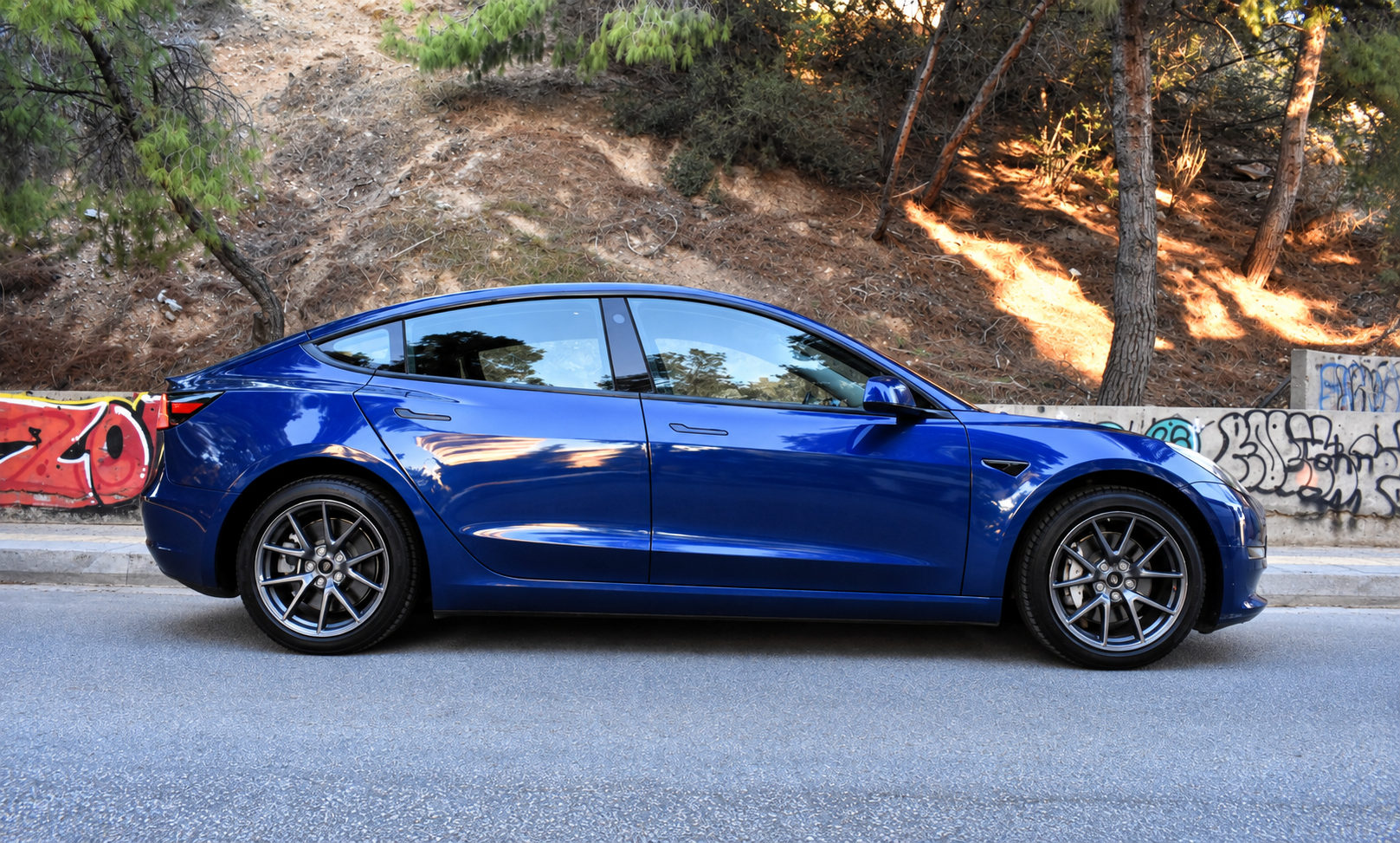Tesla Model 3 2023 DUAL MOTOR-LONG RANGE- — 8