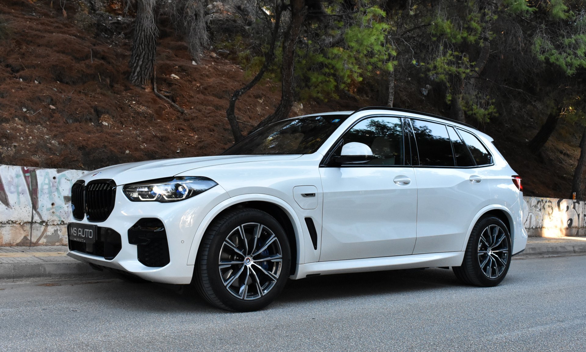 Bmw X5 2022 45e-M PACKET-PANORAMA-LASER LIGHTS-SHADOW LINE - Car.gr