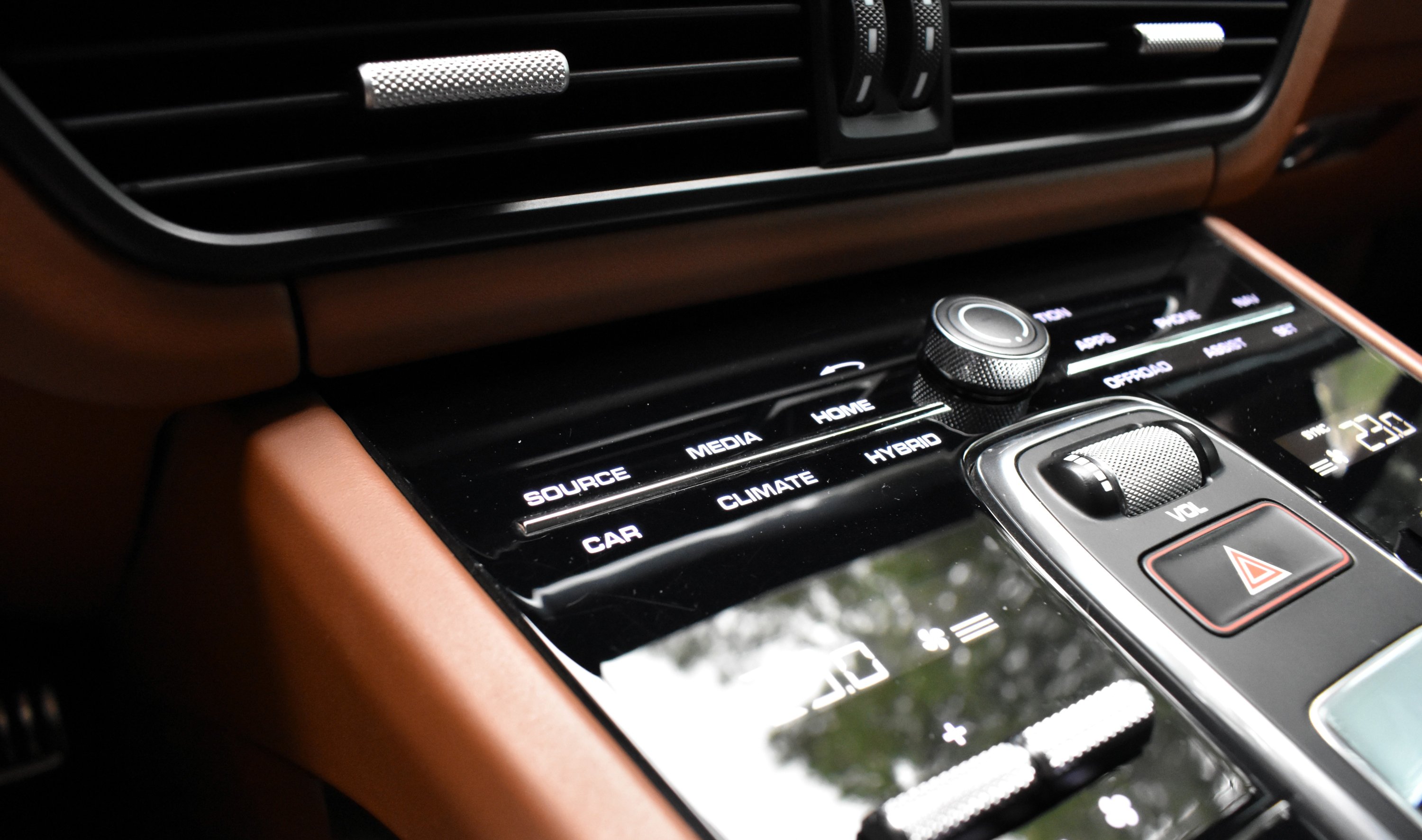 Porsche Cayenne 2020 TURBO S-E HYBRID-CHRONO PACKET-PANORAMA-BURMESTER SOUND — 34