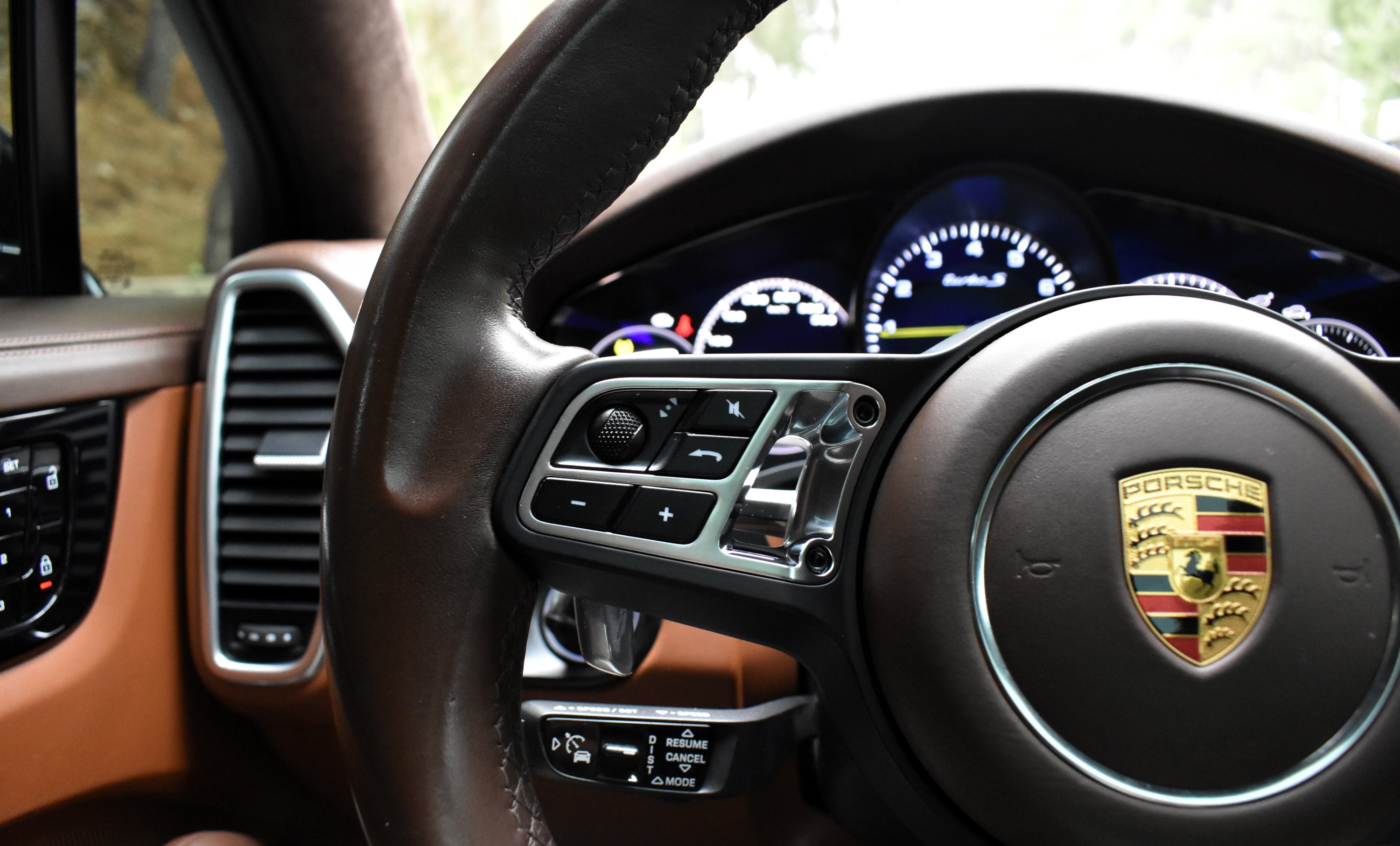 Porsche Cayenne 2020 TURBO S-E HYBRID-CHRONO PACKET-PANORAMA-BURMESTER SOUND — 22