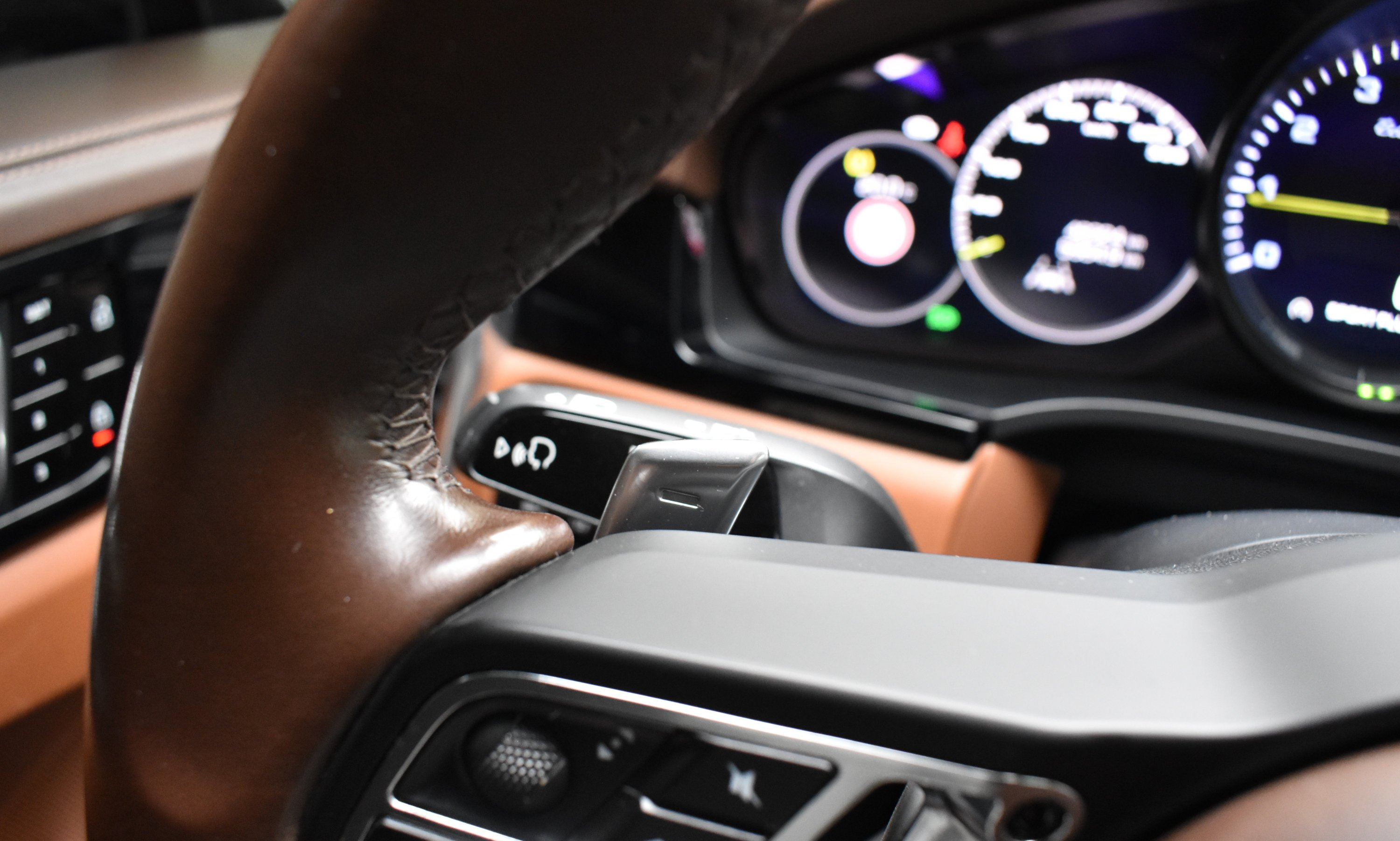 Porsche Cayenne 2020 TURBO S-E HYBRID-CHRONO PACKET-PANORAMA-BURMESTER SOUND — 35