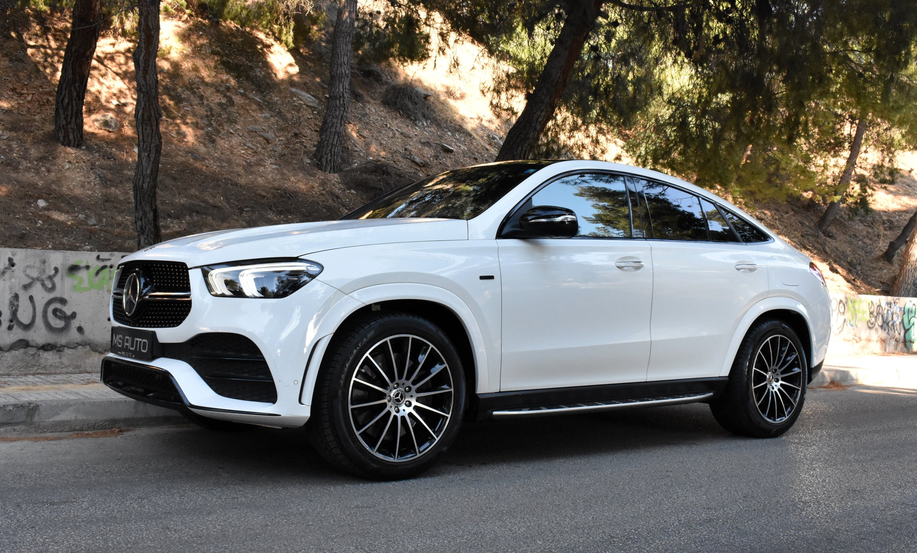 Mercedes-Benz GLE Coupe 2021 350 De-COUPE -AMG PACKET-PANORAMA-BURMESTER-AIR MATIC