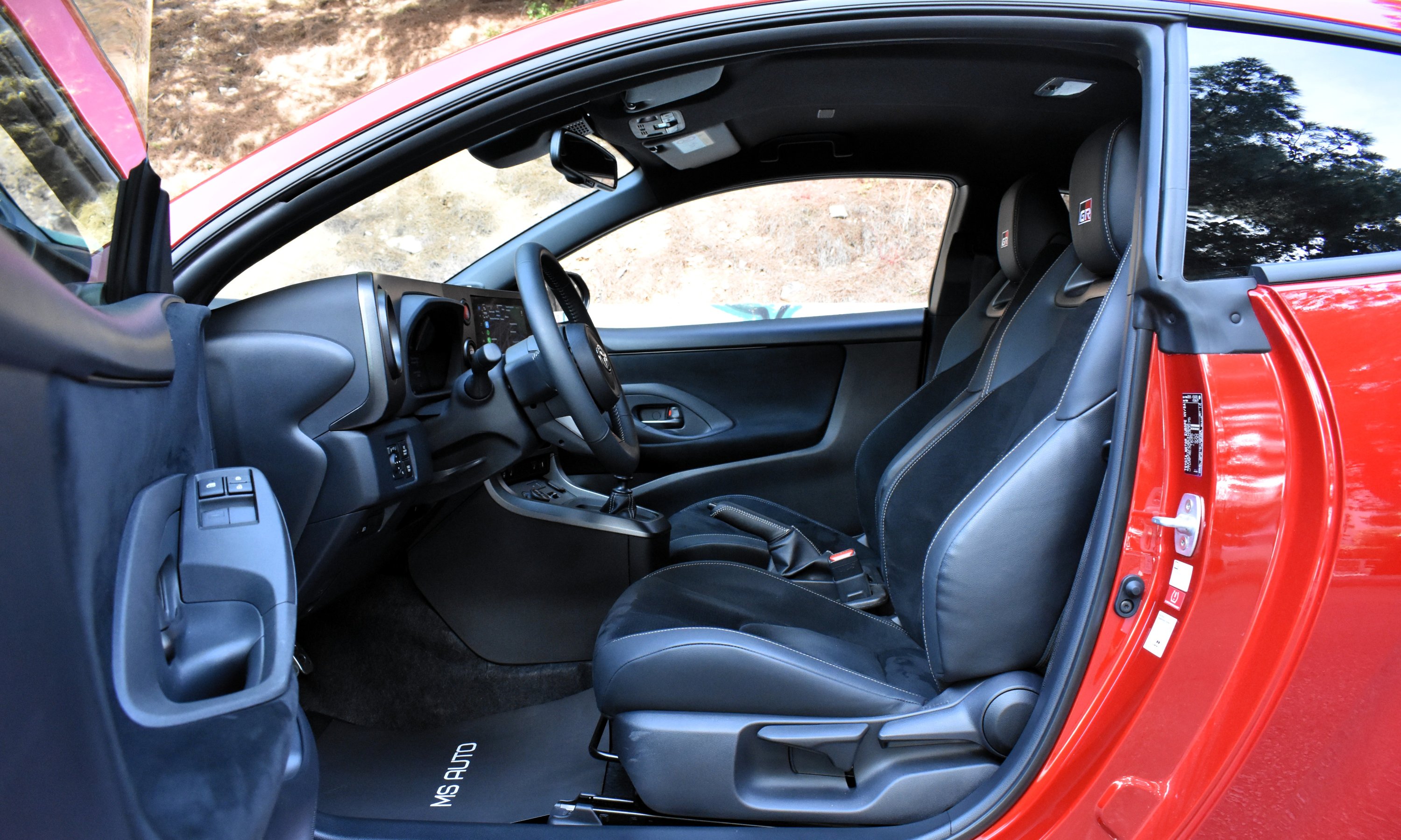 Toyota Yaris 2024 GR-CIRCUIT PACK-CONVENIENCE PACK-4X4 — 16