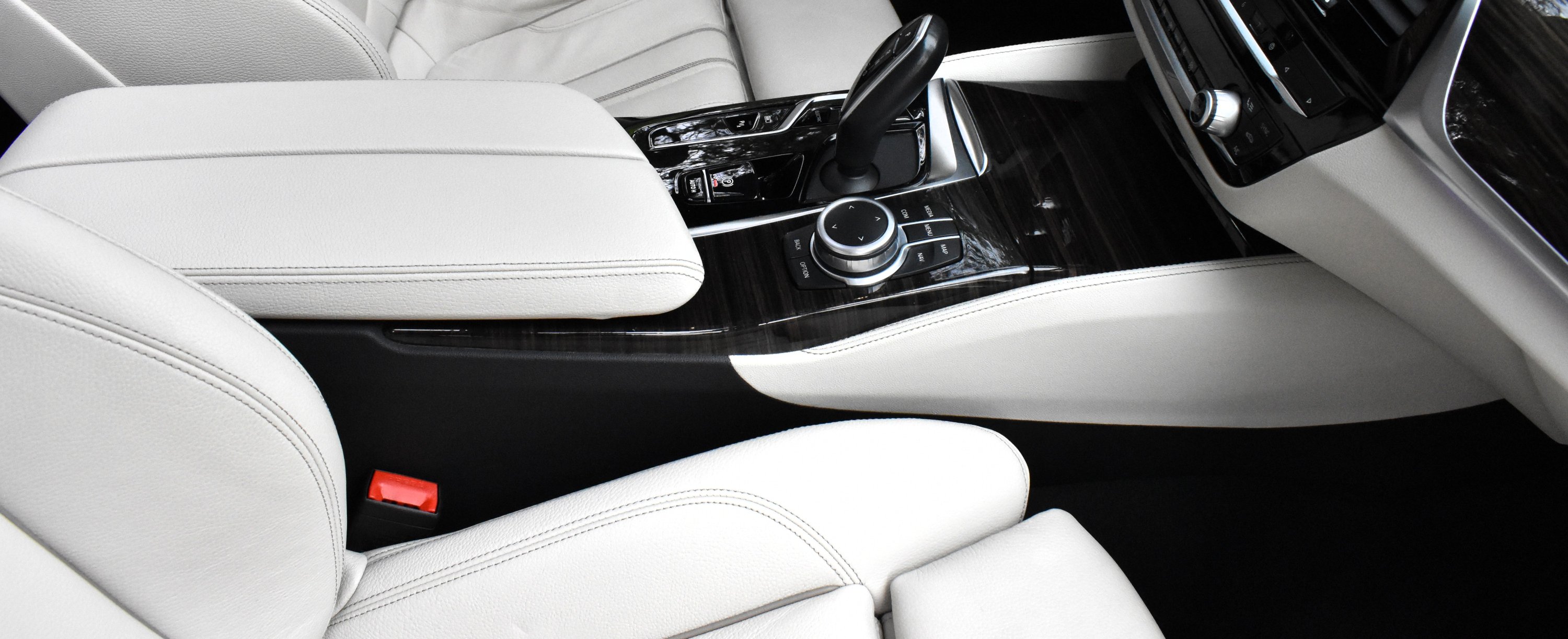 Bmw 530 2021 e-M PACKET-OΡΟΦΗ-CARBON SCHWARTZ-PLUG IN HYBRID — 32