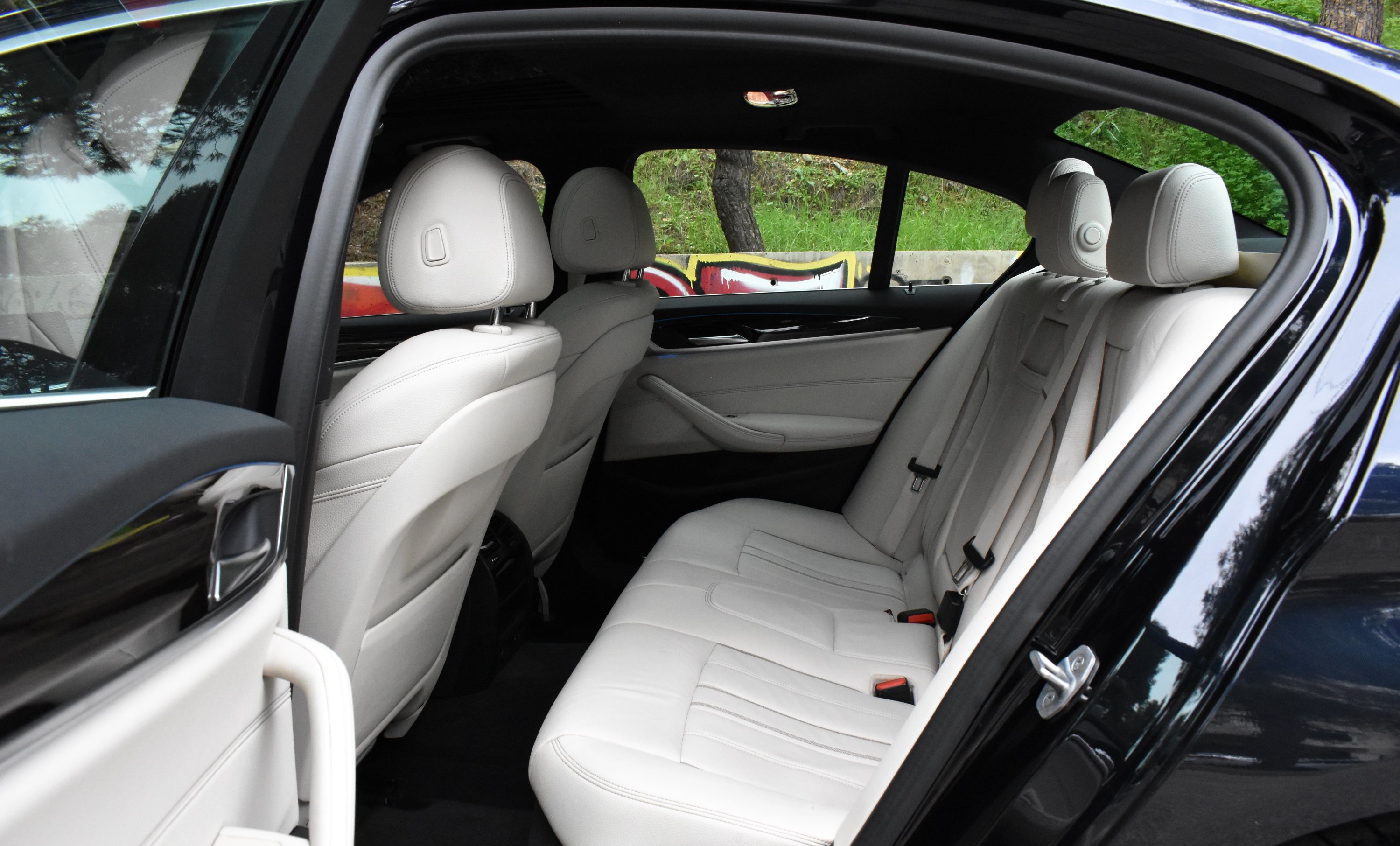 Bmw 530 2021 e-M PACKET-OΡΟΦΗ-CARBON SCHWARTZ-PLUG IN HYBRID — 16