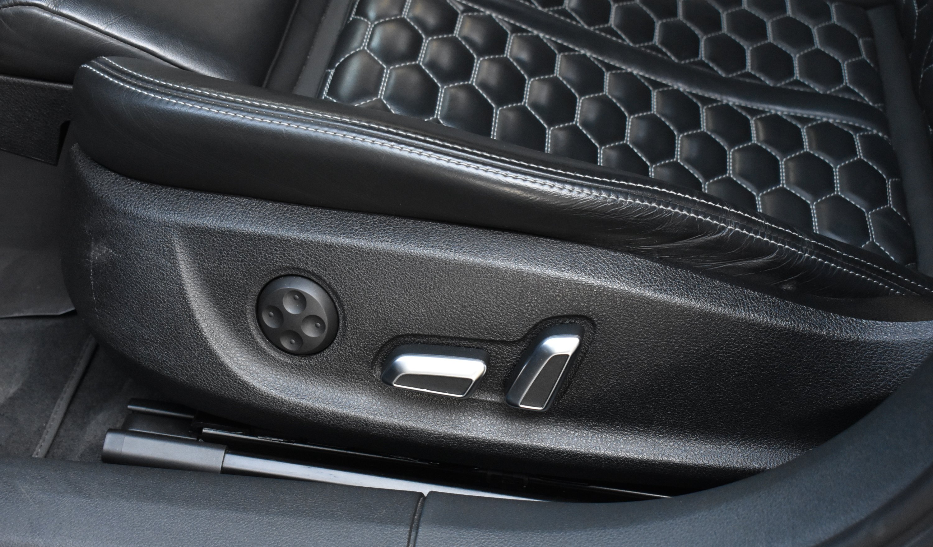 Audi RS6 2015 PANORAMA-HEAD-UP DISPLAY-BOSE — 11