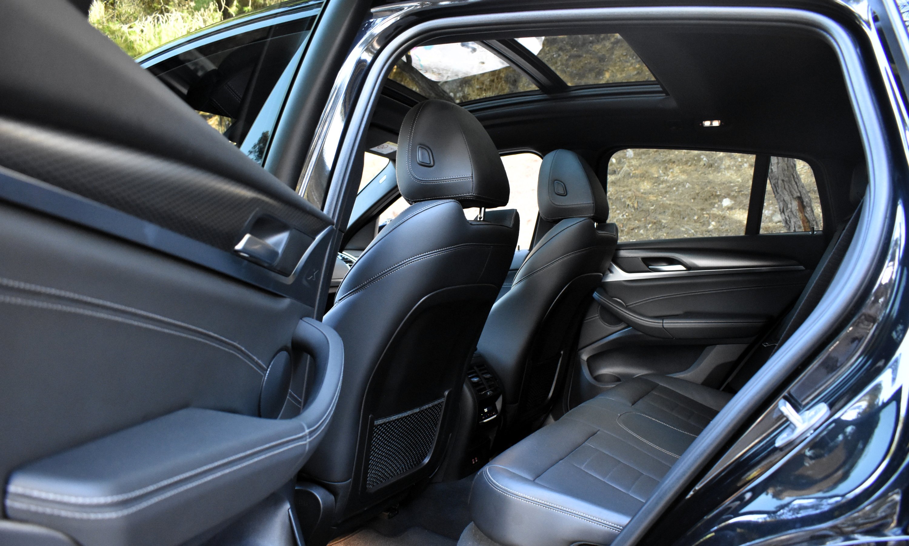 Bmw X4 2023 20d-M PACKET-X DRIVE(4X4)-PANORAMA-SHADOW LINE — 20
