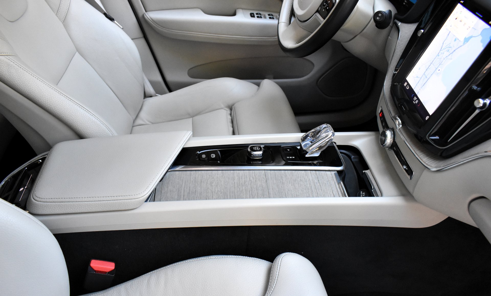Volvo XC 60 2022 Β5-INSCRIPTION-PANORAMA-HYBRID-AWD(4X4)-235hp — 17