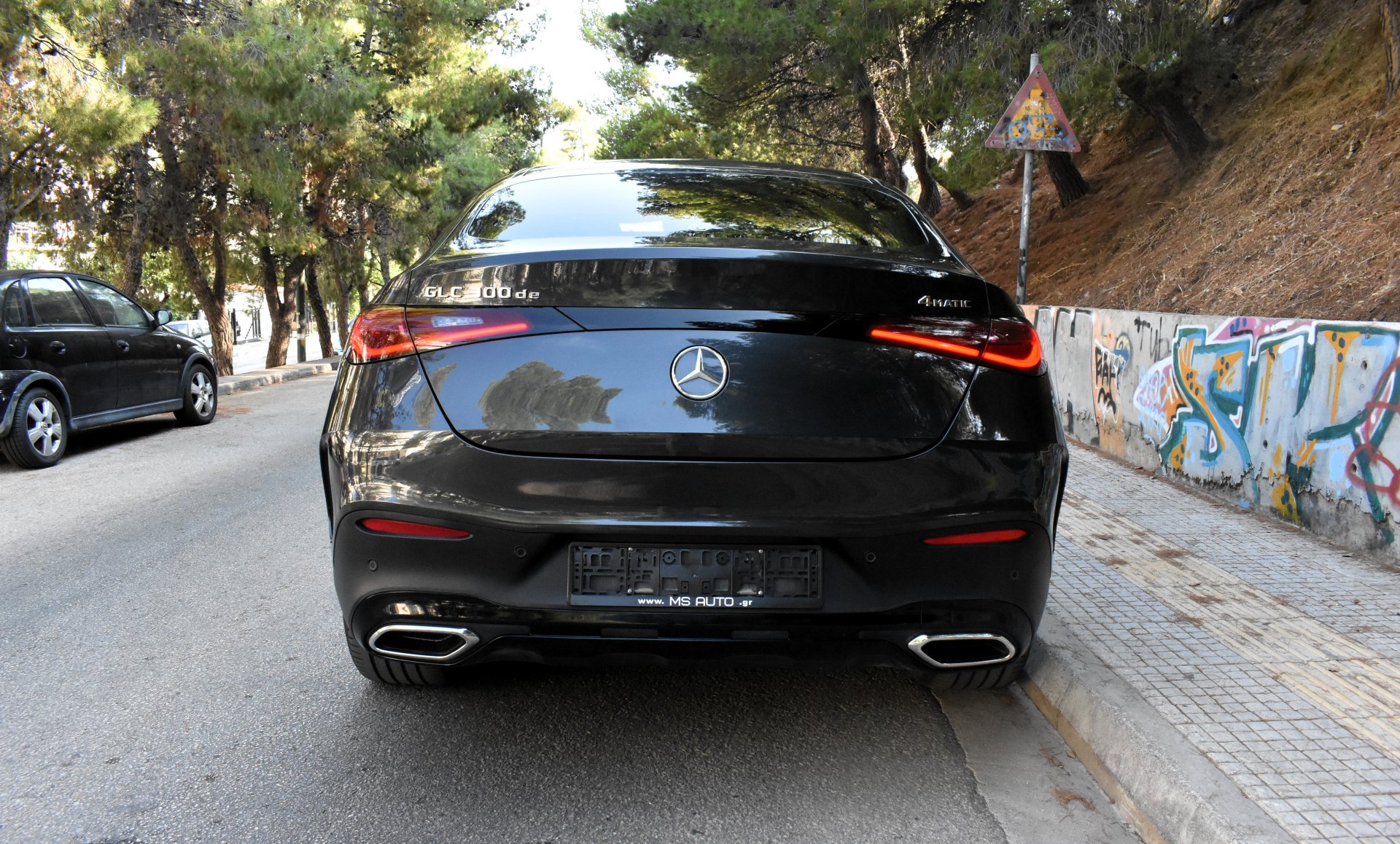 Mercedes-Benz GLC 300 2023 De-AMG PACKET-COUPE -PANORAMA-NIGHT PACKΕT-4 MATIC — 13