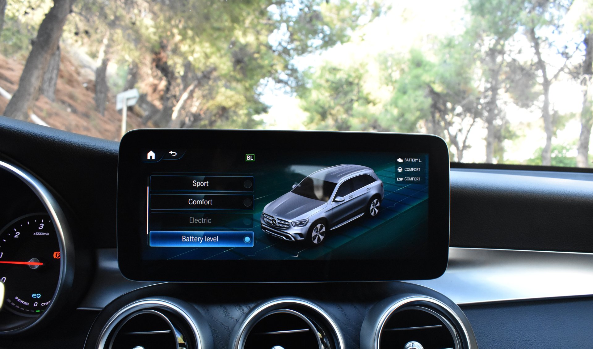 Mercedes-Benz GLC 300 2021 de-AMG PACKET-4MATIC-9G-NIGHT PACKET — 42