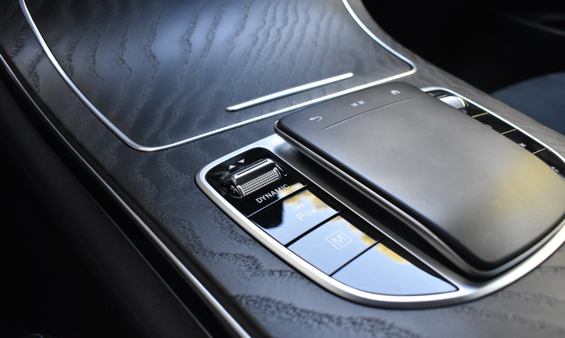 Mercedes-Benz GLC 300 2021 de-AMG PACKET-4MATIC-9G-NIGHT PACKET — 50