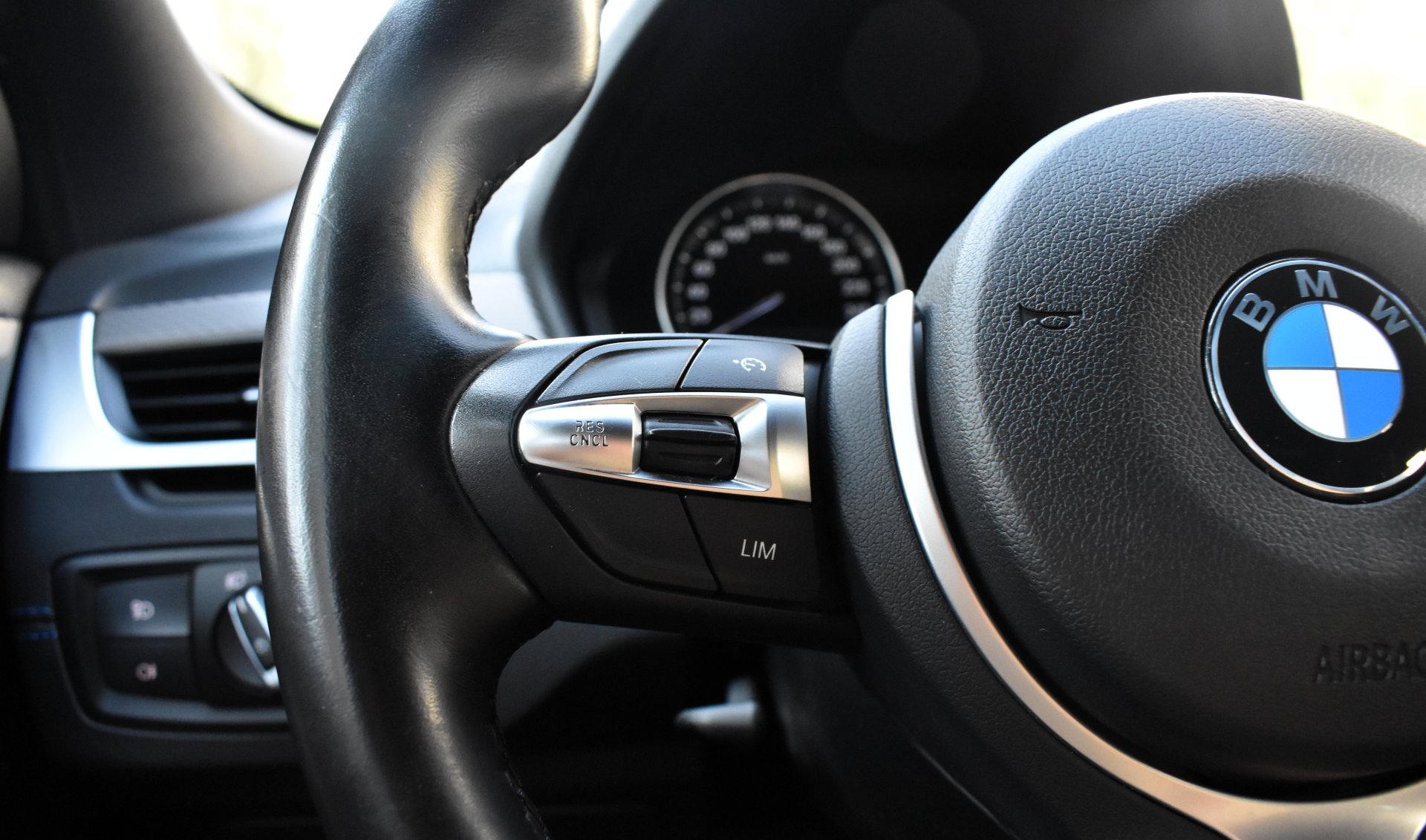 Bmw X2 2022 M PACKET-S DRIVE-18i — 37