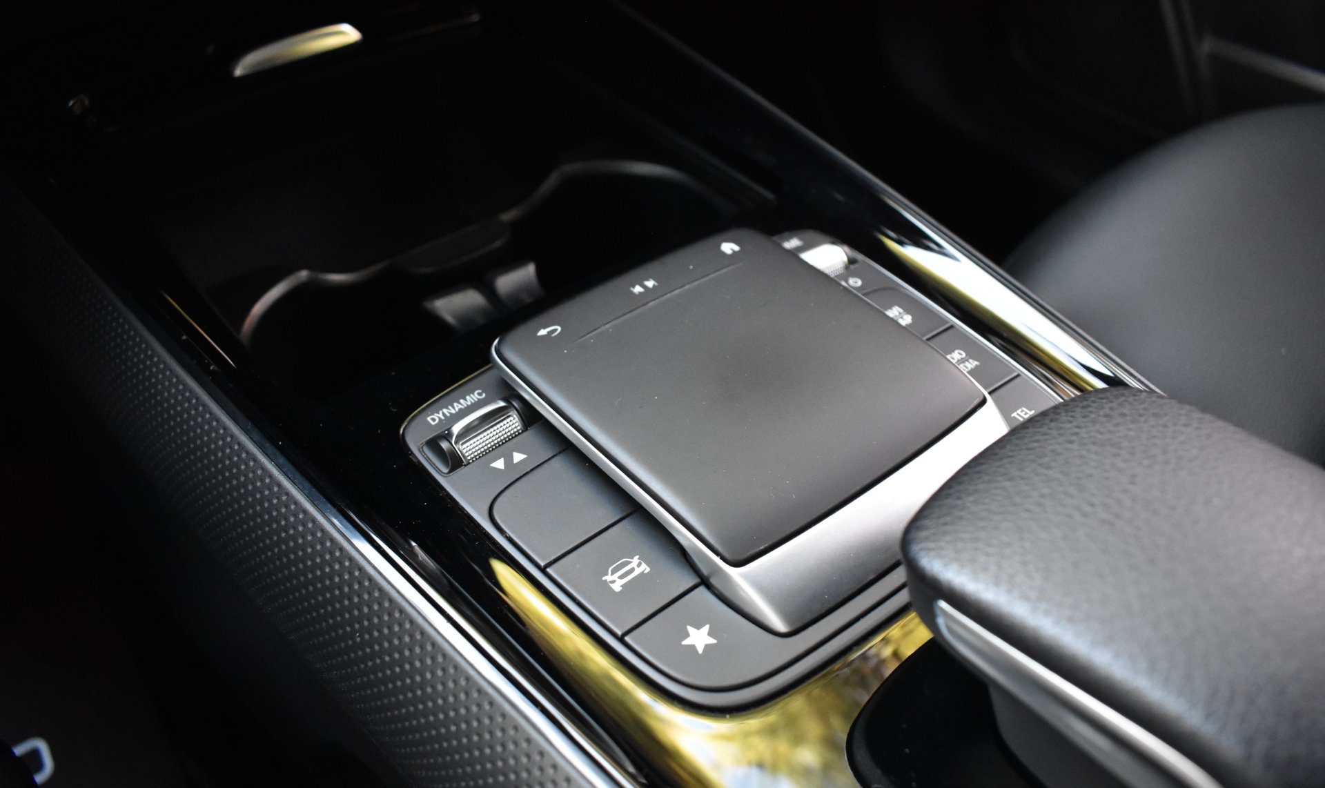 Mercedes-Benz GLA 250 2022 E-PROGRESSIVE 8G-DCT-EQ POWER — 19