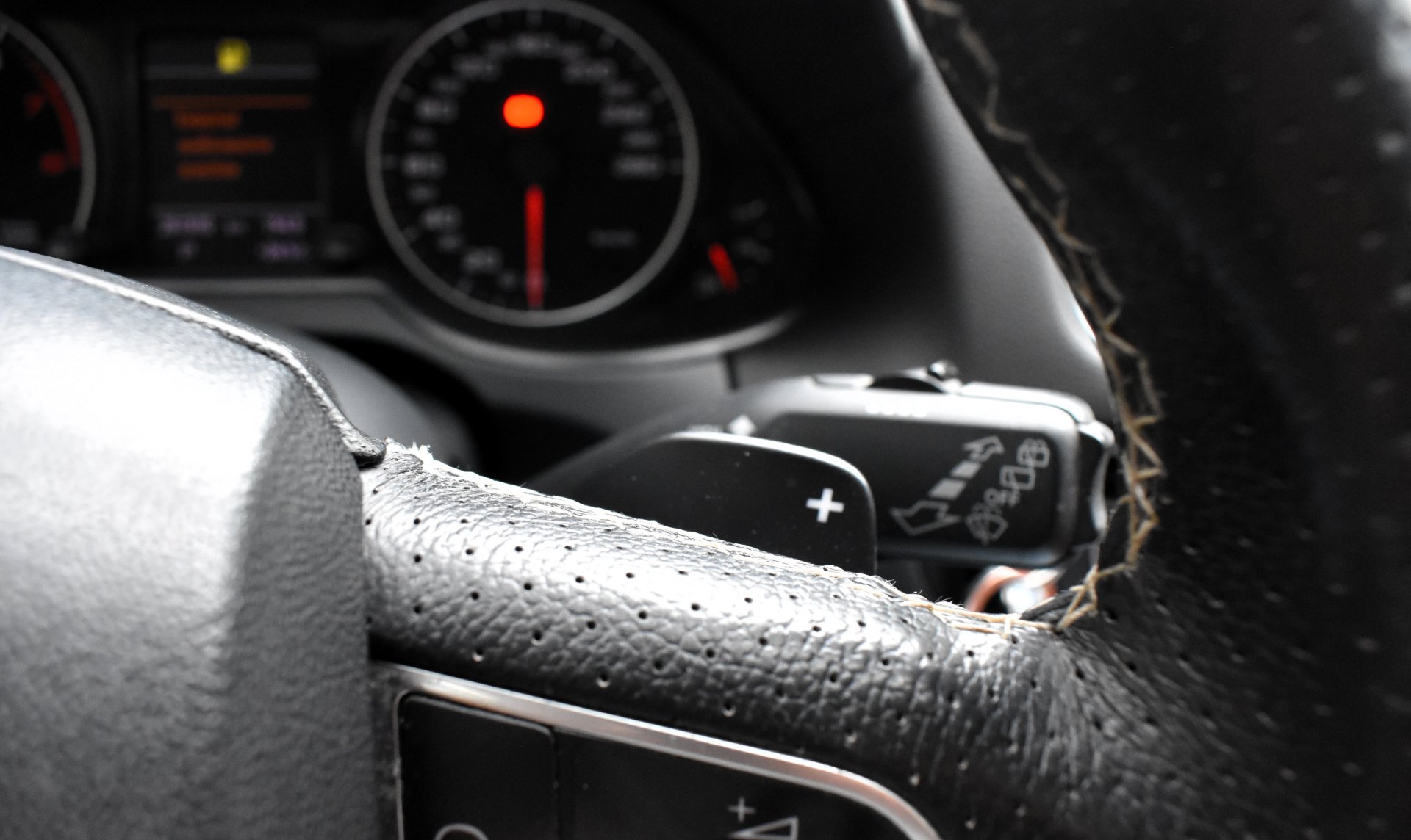 Audi Q5 2.0 TFSI Quattro SUNROOF — 24