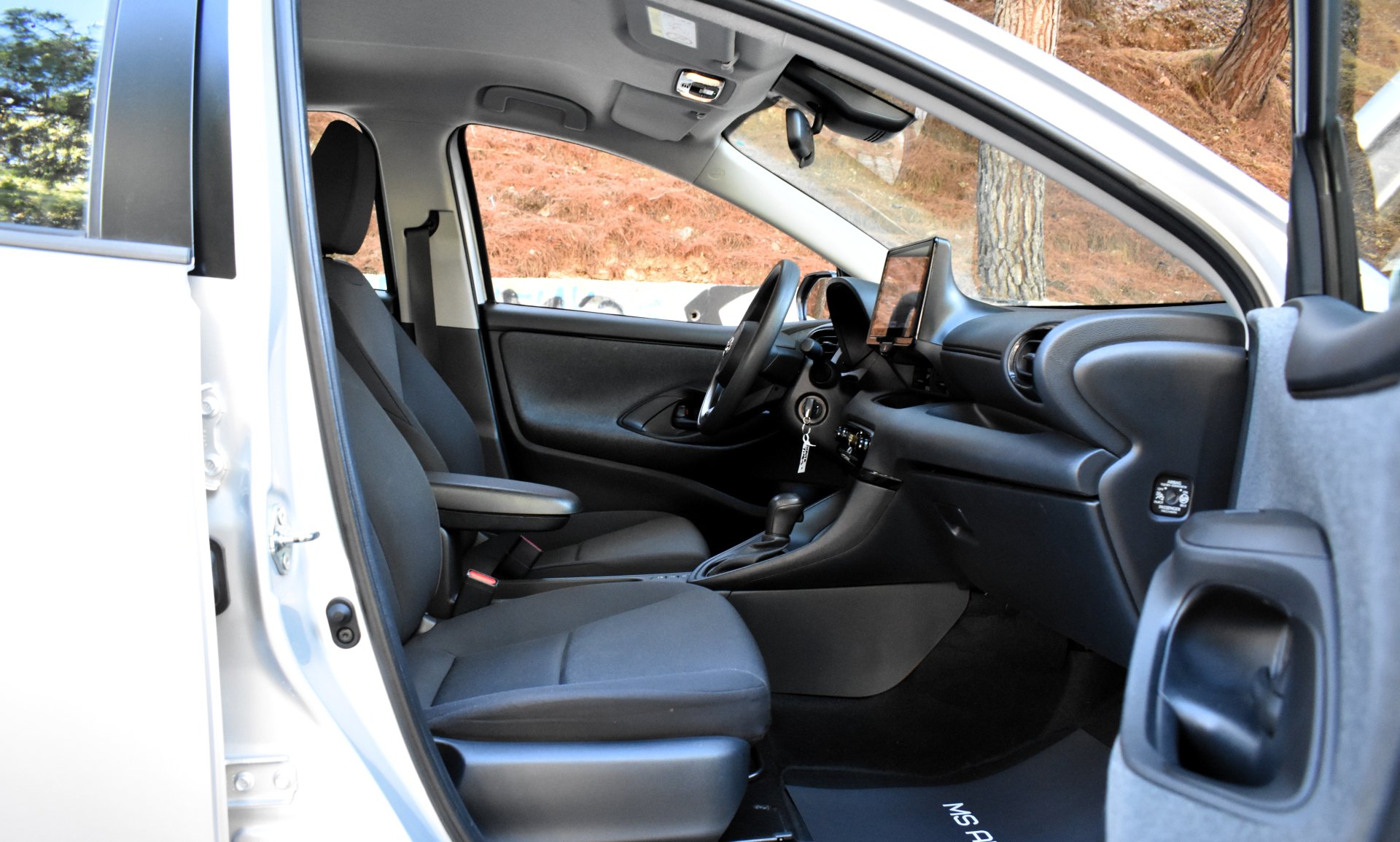 Toyota Yaris 2022 BUSINESS-1.5-HYBRID-HDF — 17